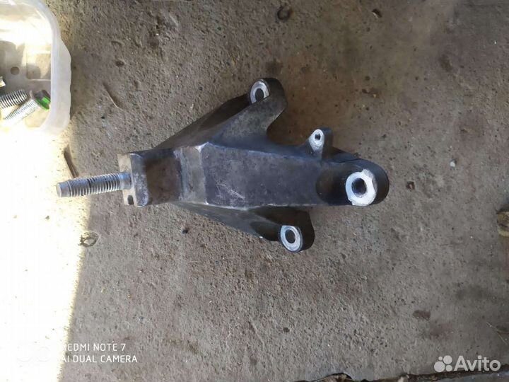 Крепление МКПП ford focus 2