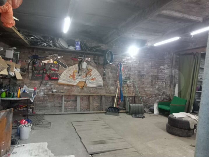 Гараж, > 30 м²