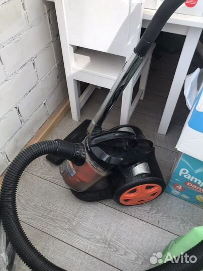 Пылесос Polaris PVC-1516