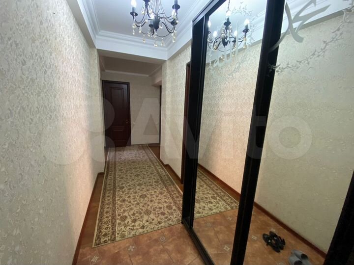 2-к. квартира, 90 м², 2/9 эт.