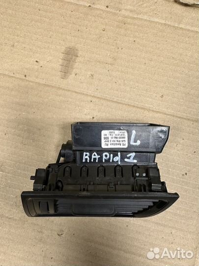 Дефлектор печки левый Skoda Rapid 1