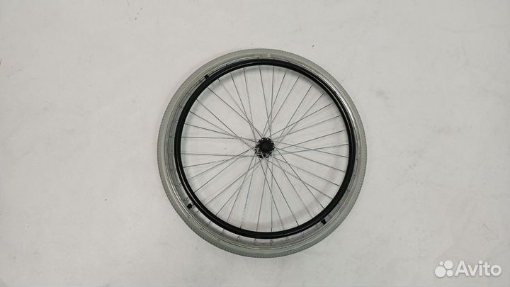 Заднее колесо для инвалидной коляски с ручным прив