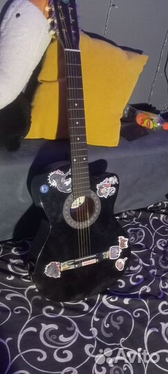 Акустическая гитара