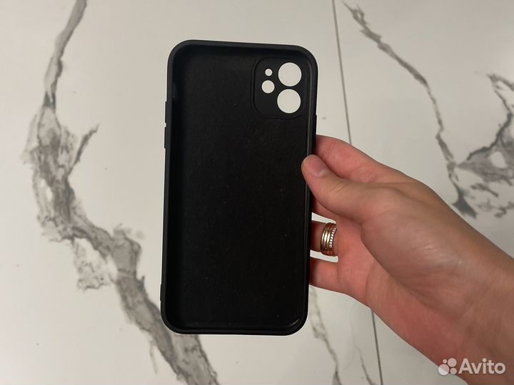 Чехол на iPhone 11