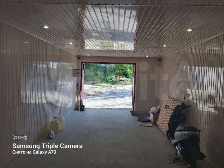 Гараж, > 30 м²