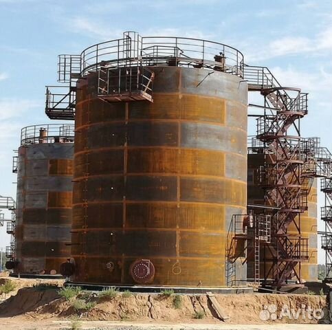 Резервуар вертикальный стальной 700 кубов