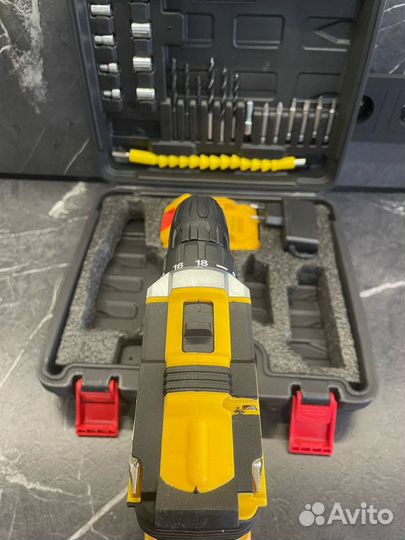 Шуруповерт dewalt 18v