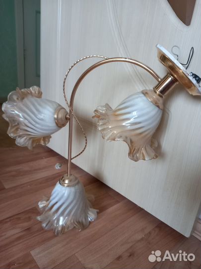 Отдам люстру на 3 лампочки