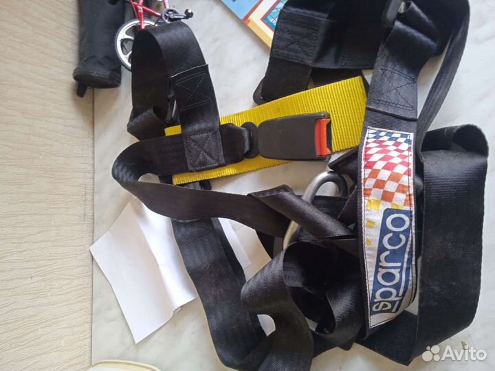 Ремень безопасности для гонщиков