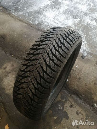 Goodyear UltraGrip 8 195/60 R16