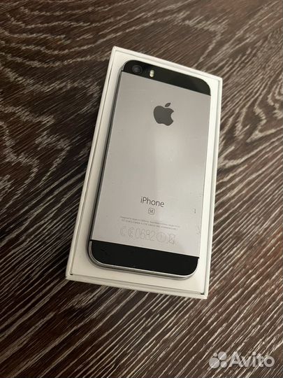 iPhone SE, 128 ГБ