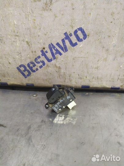 Кнопка стеклоподъемника задняя Kia Sorento 2 2015