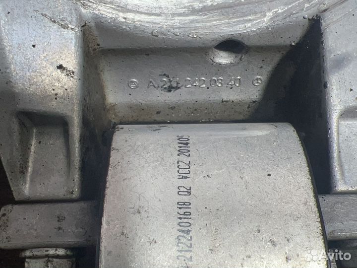 Кронштейн подушка АКПП Mercebes W205