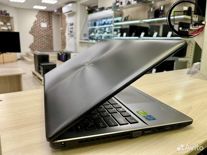 Ноутбук asus X550C