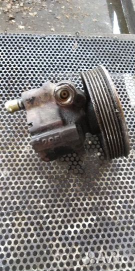 Насос гур Renault Clio K7M