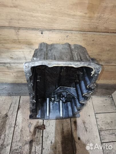 Поддон двигателя VW Tiguan 2010г