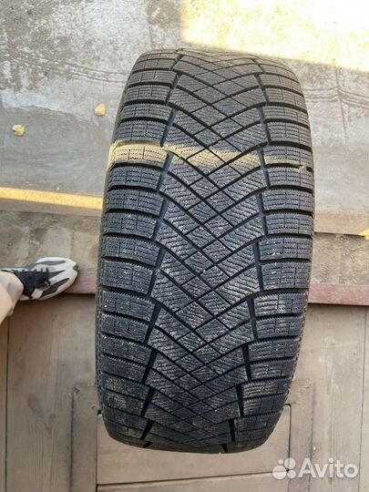 Pirelli Ice Zero 255/45 R20 105H