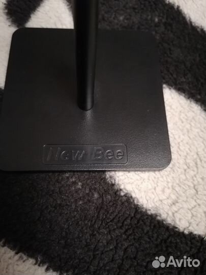 Подставка для наушников New Bee
