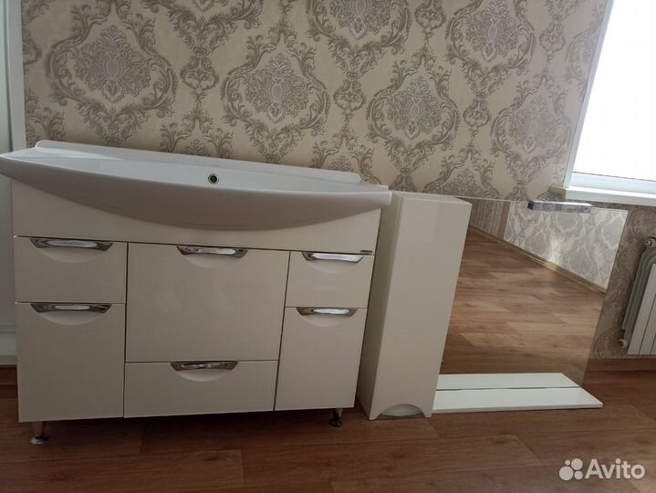 Тумба для ванной,раковина,зеркало