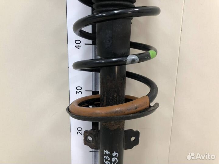 Амортизатор передний Renault Duster 2012