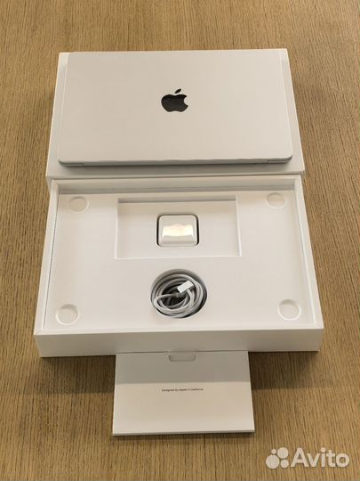 Apple Macbook air 13 2022 M2 512 