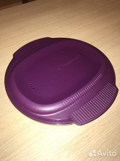 Контейнер Tupperware