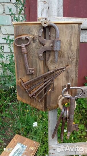 Ключница старинная интерьерная