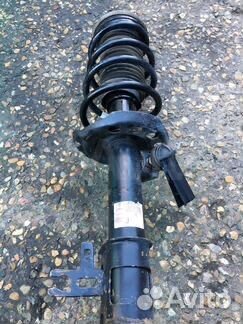 Передний правый амортизатор opel astra h в сборе