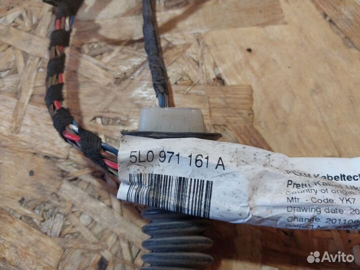 Проводка задней двери Skoda Yeti