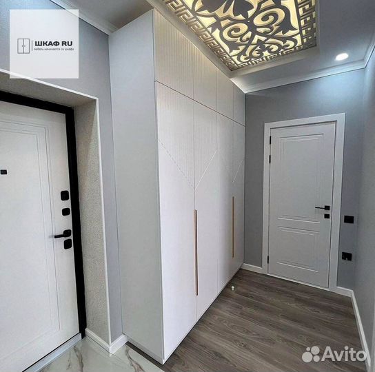 Шкаф распашной с фрезеровкой