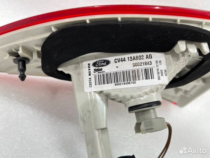 Фонарь задний правый Ford Kuga 2