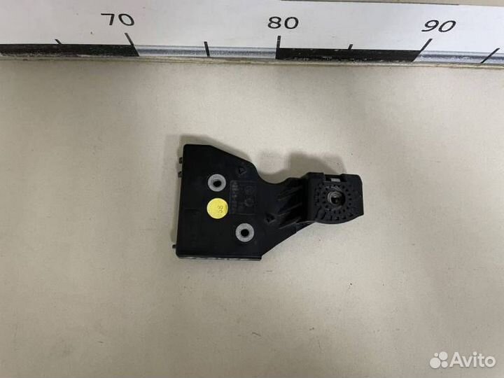 Кронштейн фар правый Skoda Octavia A8 2019