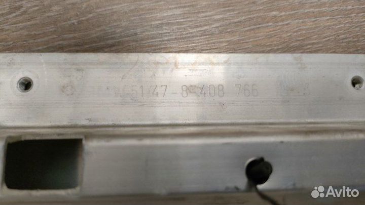 Кронштейн правый Bmw X5 E53 M62 4.6IS 2002