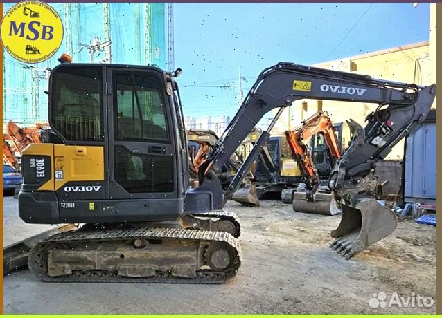 Стекло триплекс на Volvo EC55
