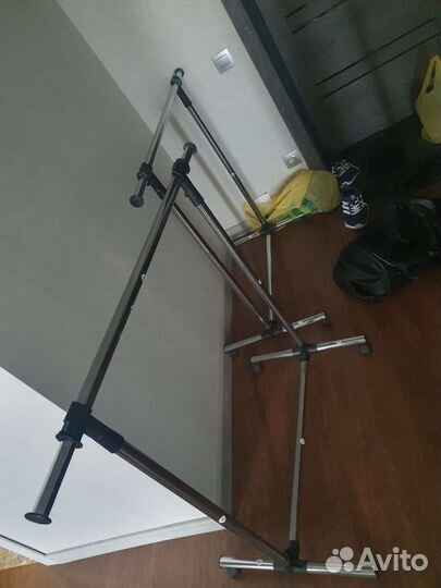 Вешка напольная на колесах