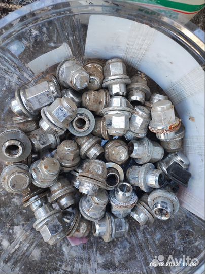 Колесные болты