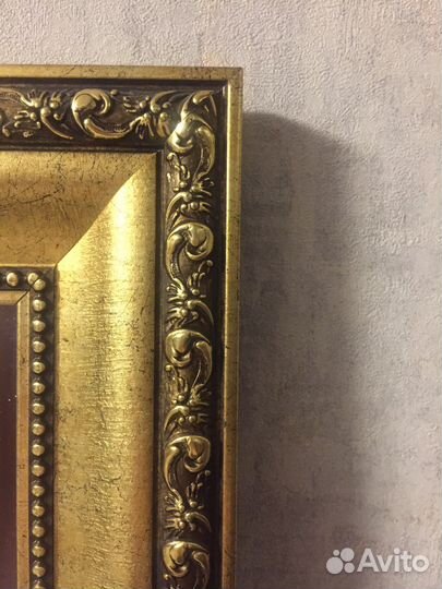 Настенное зеркало