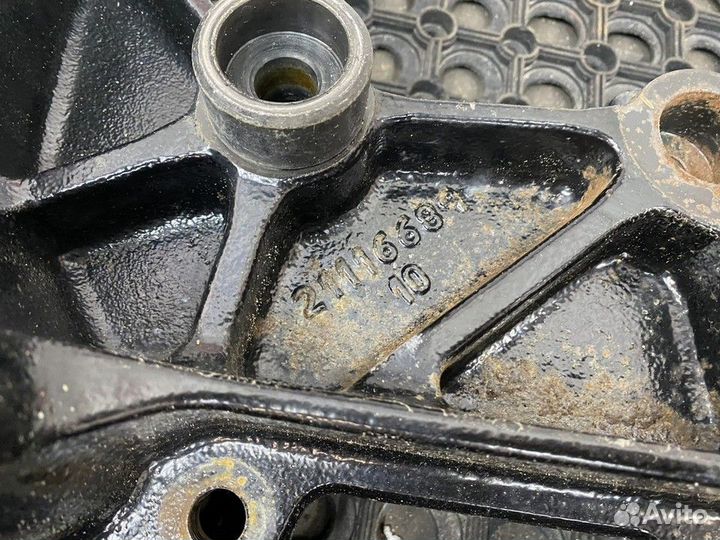 Кронштейн буксировочный левый Renault T