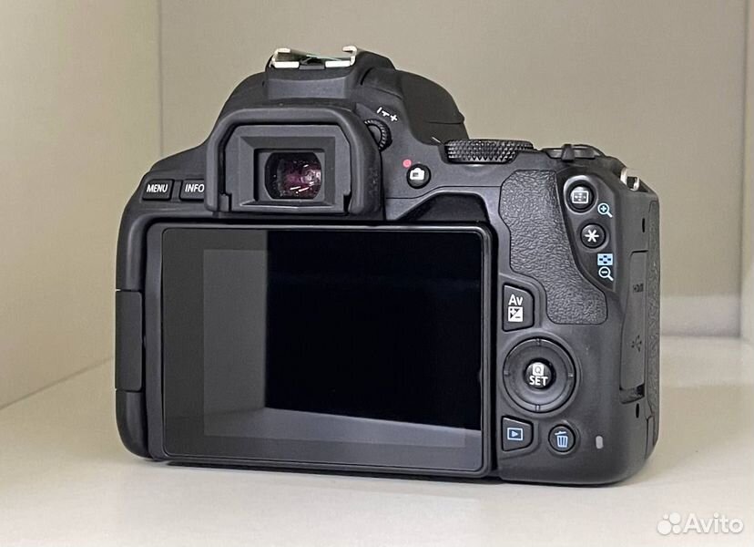 Canon 250D 18-55 STM (id.9531)