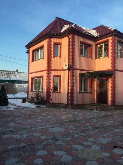 Коттедж 200 м² на участке 8,5 сот.