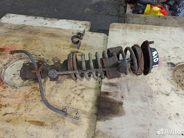 Стойки передние Kia Rio 2000 - 2002