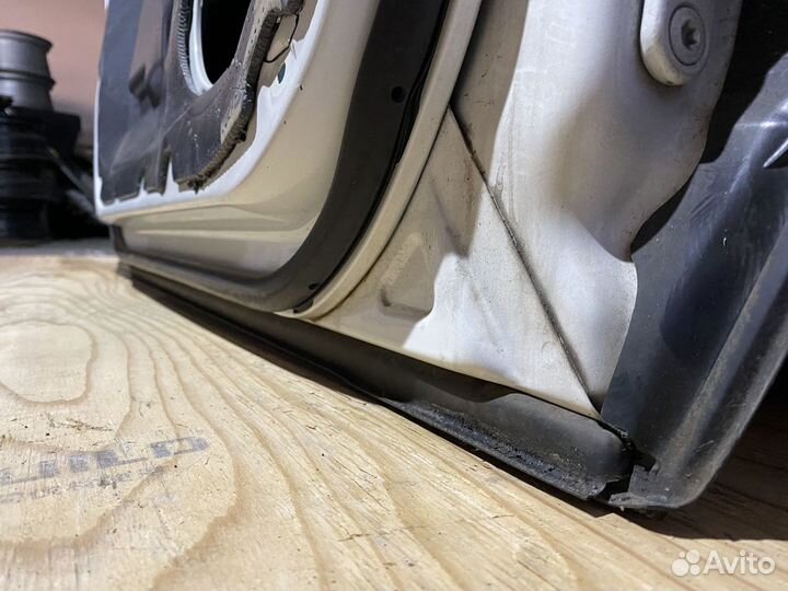 Дверь передняя левая Mercedes Benz W211 E211