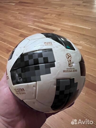 Футбольный мяч telstar fifa 2018