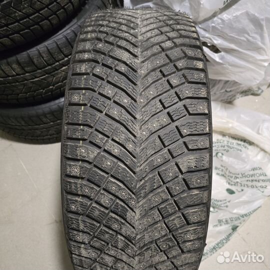 Michelin X-Ice North 4 SUV 275/45 R22