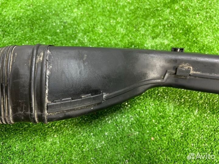 Патрубок воздушного фильтра Audi A4 B5 1.8 ADR