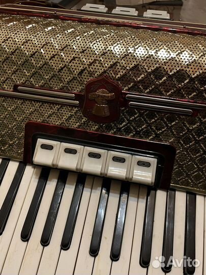 Продам аккордеон «Weltmeister Feistival» 1957 год