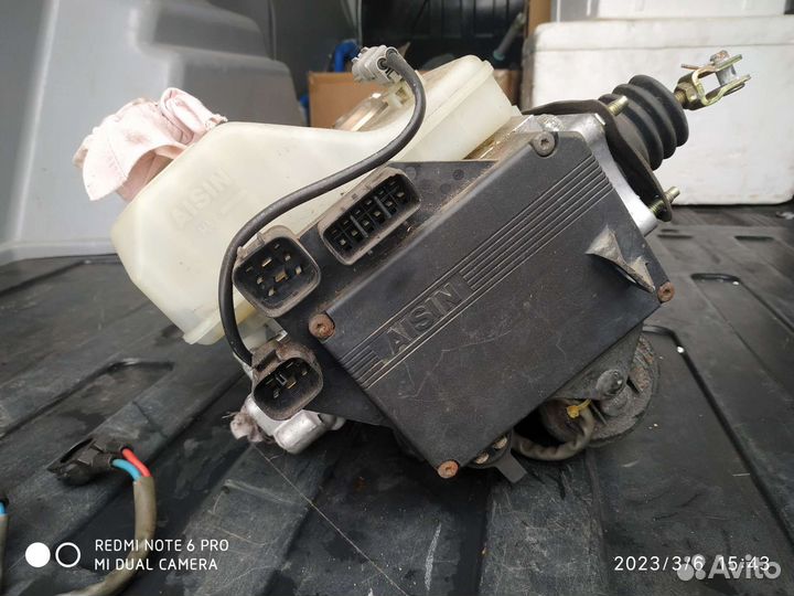 Пневмагидроусилитель