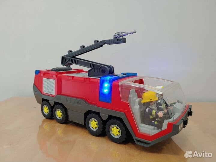 Пожарная машина аэропорта Playmobil 5337