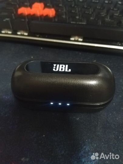 Беспроводные наушники JBL T100TWS