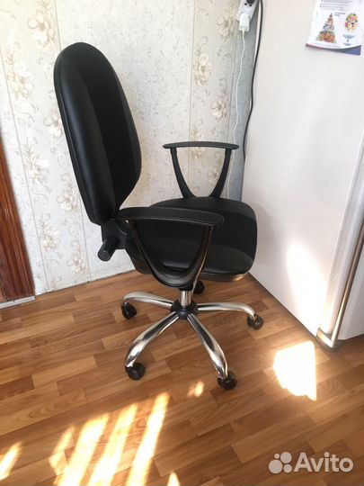 Компьютерное кресло